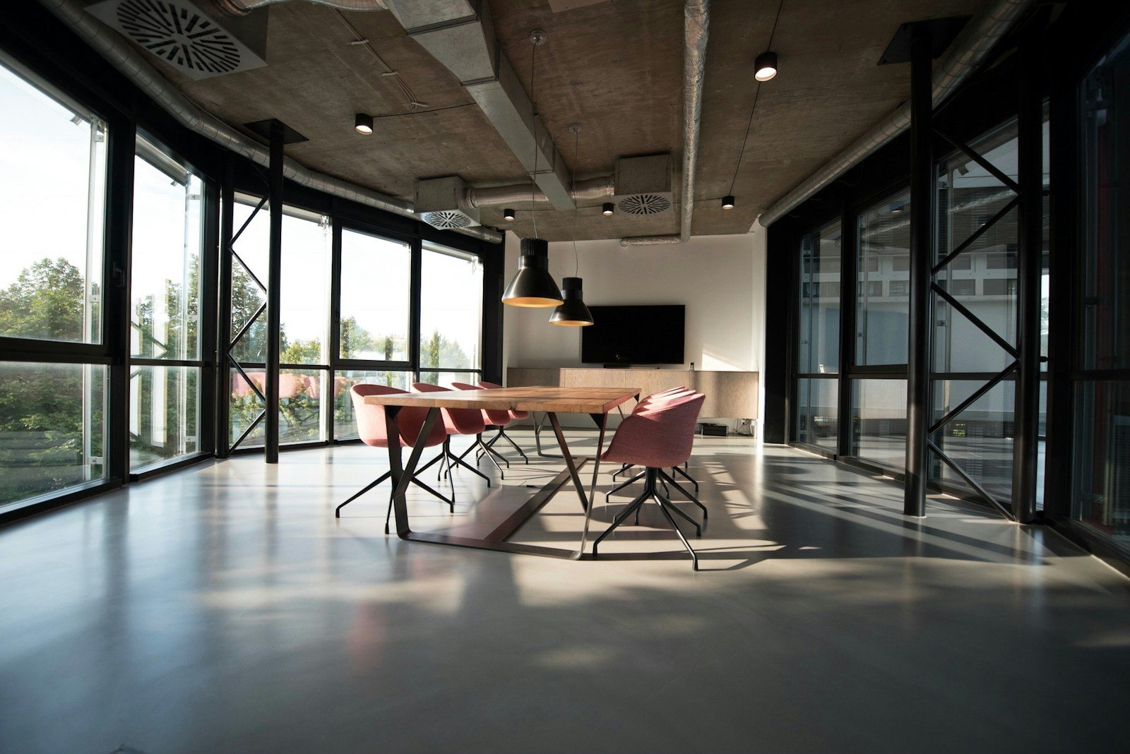 HIGHTECH meeting room and professional workspace